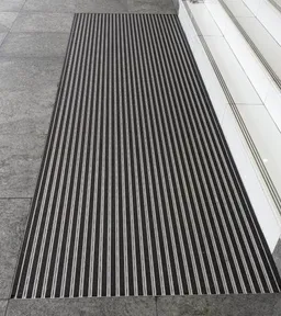 Aluminum scrapper bars / carpet mats